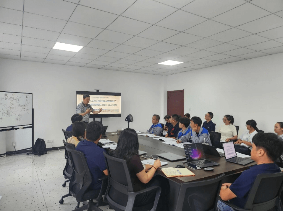 角色定位，管理认知 ——星途滚塑团队专项培训圆满完成